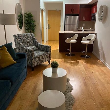 Toronto Cn Tower Maple Leaf Square Luxurious 2 Bedroom Condo Bagian luar foto