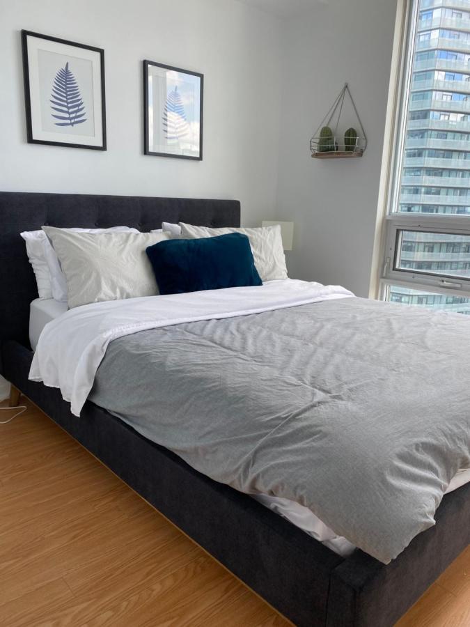 Toronto Cn Tower Maple Leaf Square Luxurious 2 Bedroom Condo Bagian luar foto
