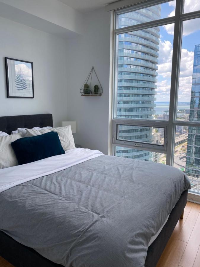 Toronto Cn Tower Maple Leaf Square Luxurious 2 Bedroom Condo Bagian luar foto