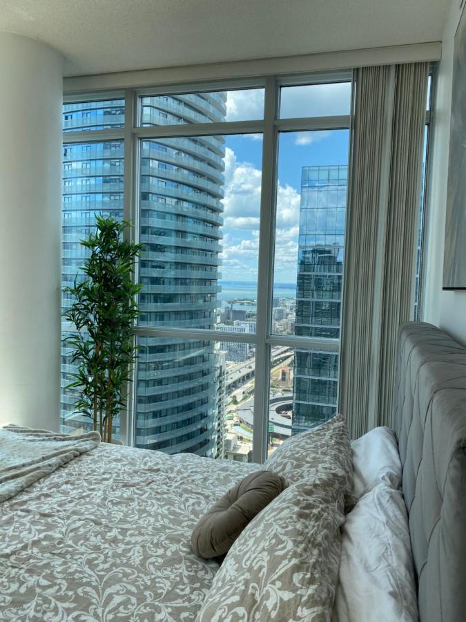 Toronto Cn Tower Maple Leaf Square Luxurious 2 Bedroom Condo Bagian luar foto