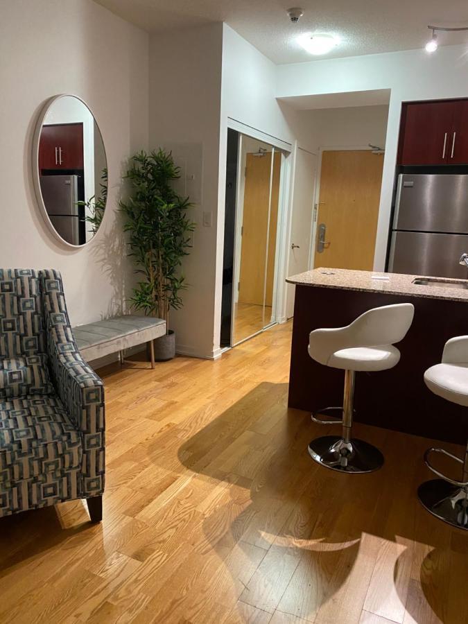 Toronto Cn Tower Maple Leaf Square Luxurious 2 Bedroom Condo Bagian luar foto