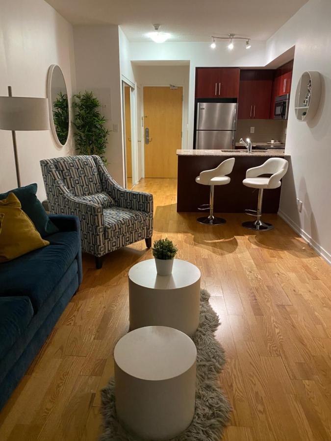 Toronto Cn Tower Maple Leaf Square Luxurious 2 Bedroom Condo Bagian luar foto