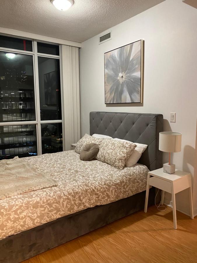 Toronto Cn Tower Maple Leaf Square Luxurious 2 Bedroom Condo Bagian luar foto